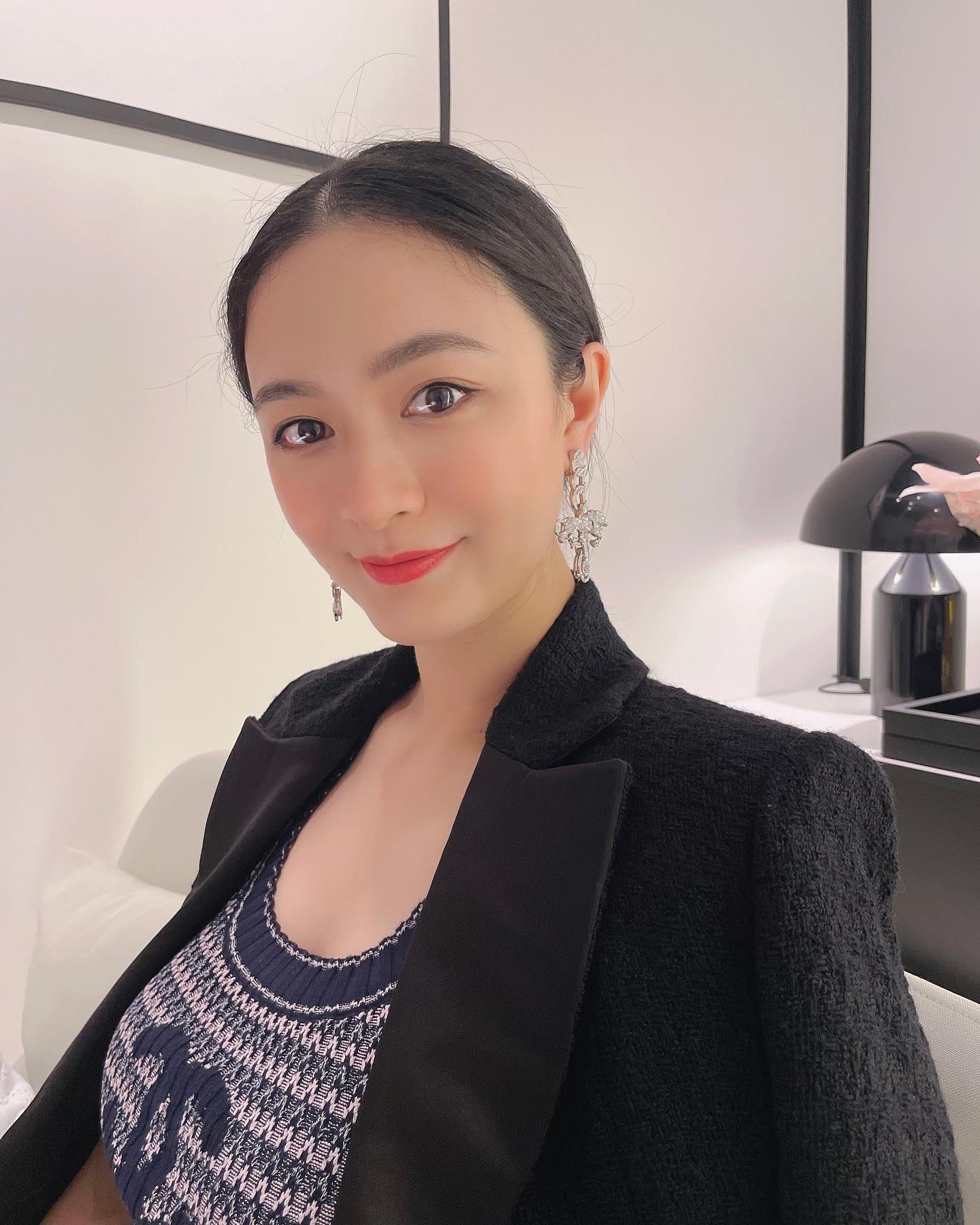 F2646熟女带俩娃